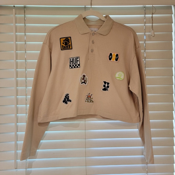 HUF Patches Polo Tee Women’s Size Small Stone Long Sleeve T-Shirt Cropped Skater - Picture 2 of 7